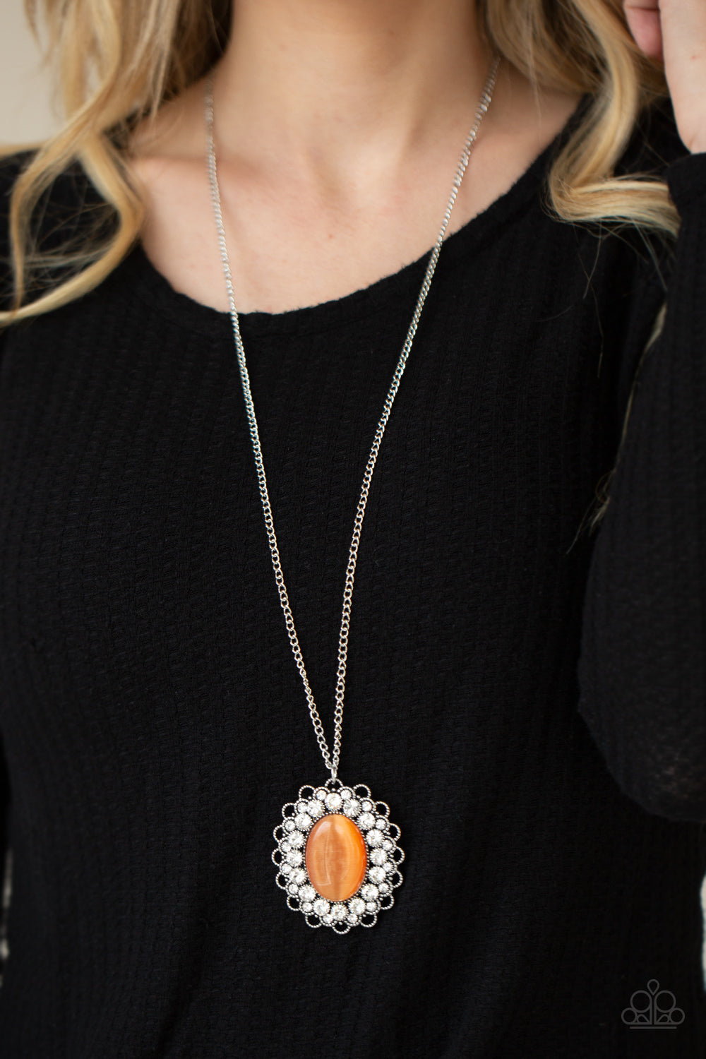 Oh My Medallion - Orange Paparazzi Necklace