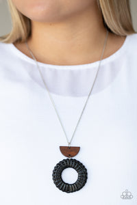 Homespun Stylist - Black Paparazzi Necklace