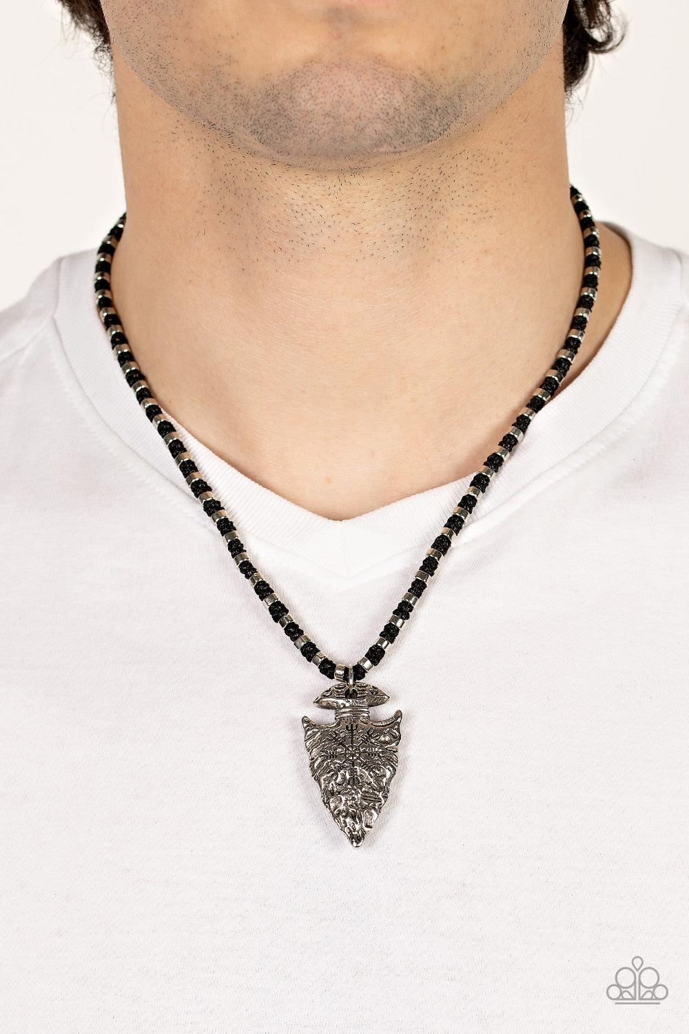 Get Your ARROWHEAD in the Game - Black Paparazzi Necklace