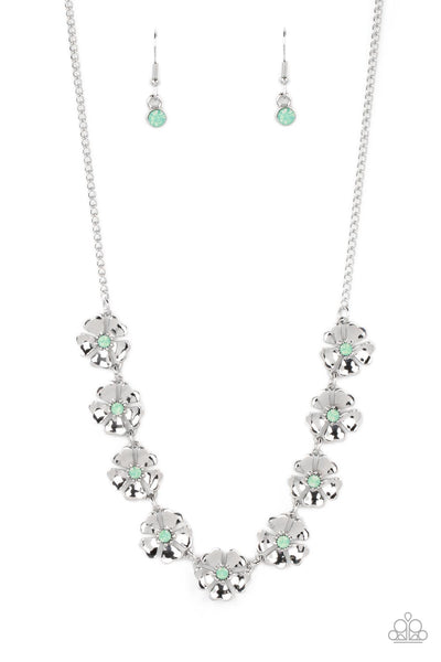 Petunia Palace - Green Paparazzi Necklace