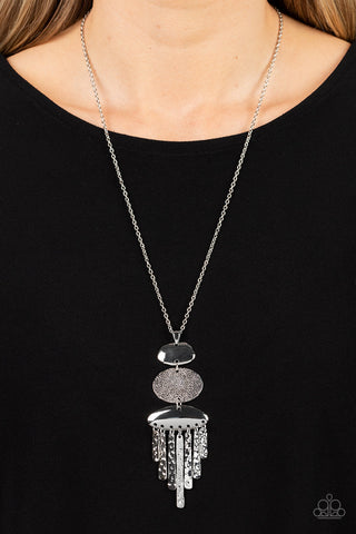 Paparazzi Necklace ~ Envious Elegance - Silver – Paparazzi Jewelry | Online  Store | DebsJewelryShop.com