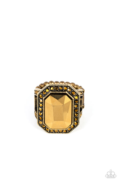 A Royal Welcome - Brass Paparazzi Ring